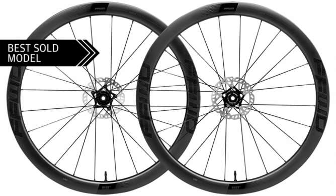 סט גלגלי כביש קרבון רב שימושיים  FFWD RYOT 44